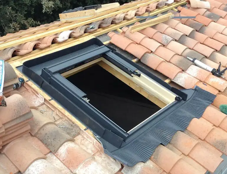 pose-et-reparation-de-velux-77